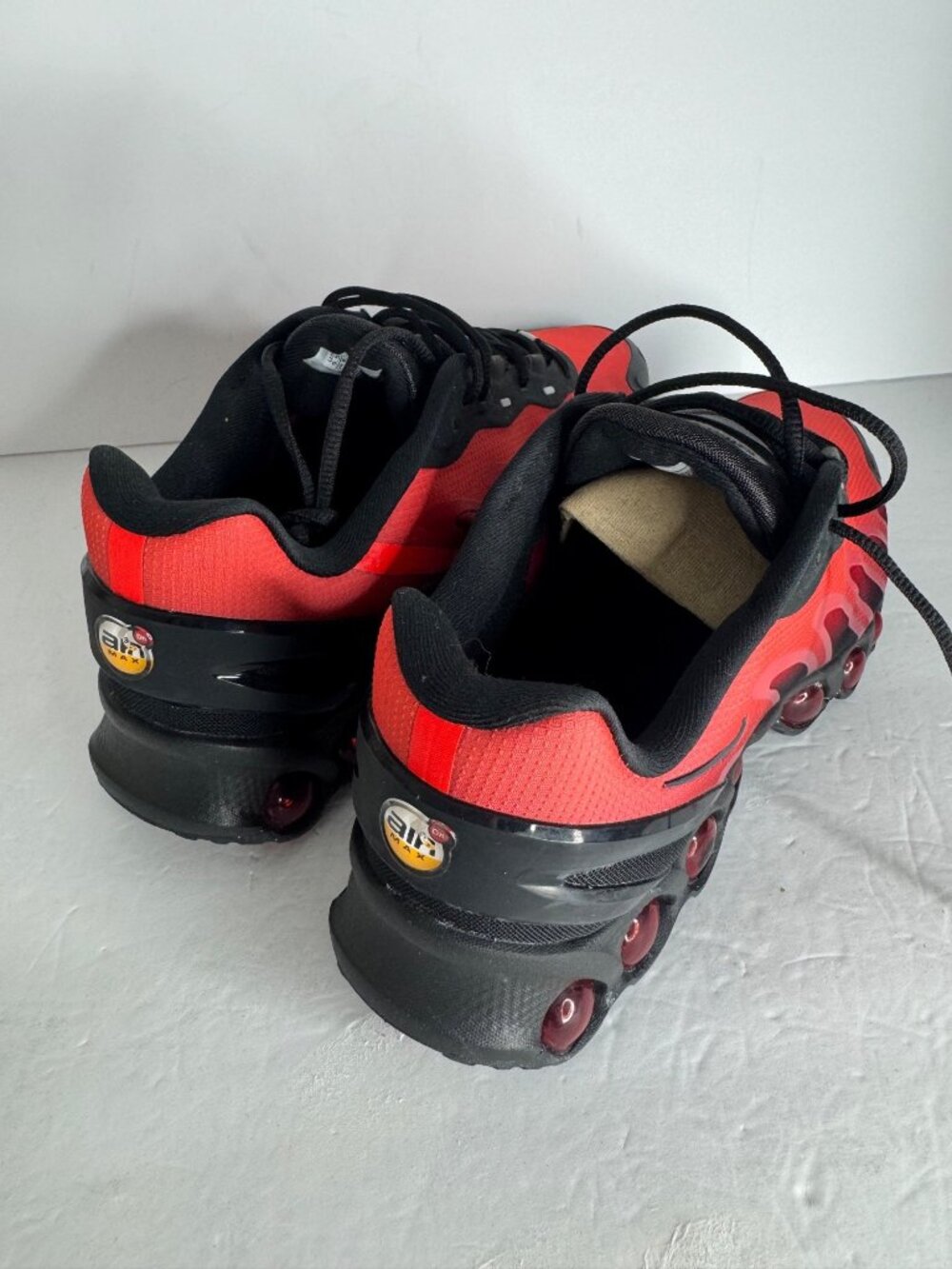 Nike Air Max DN8 Bred Sneaker Black Red EU 43 Mens 9.5 Womens 11 NIB - Picture 6 of 8